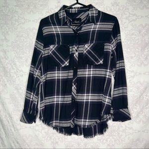 RAILS LEO PLAID SHIRT IN BLACK ASH WHITE WITH FRAYED HEM SIZE XS